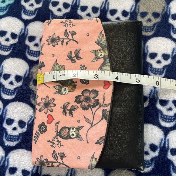 Pink and Black Wallet/Clutch with Floral Bat Pattern and Vegan Leather NWOT - Picture 9 of 10